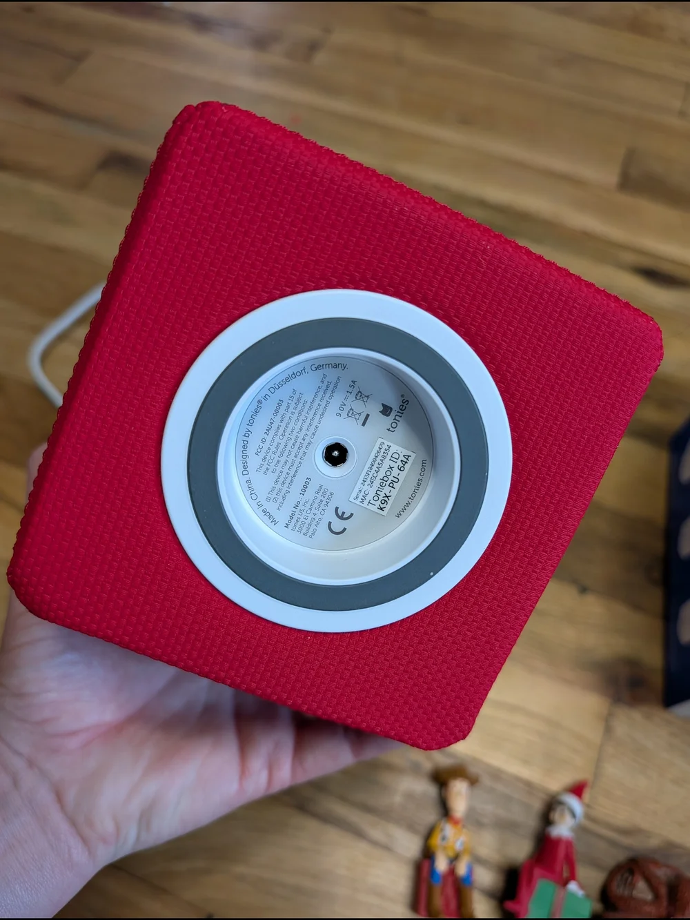 As New Toniebox Starter Set with 5 Tonie Characters Kids Audio Player Red